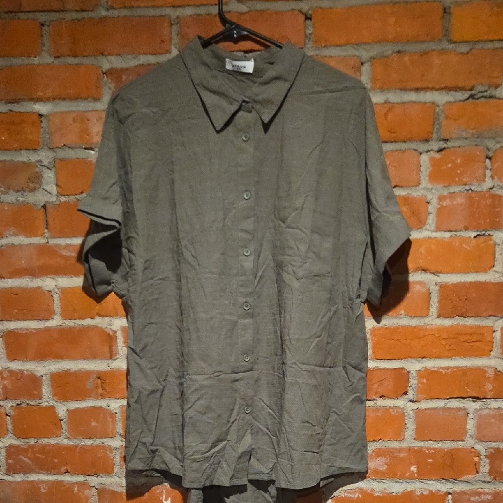 Casual Gray Button-Up Shirt